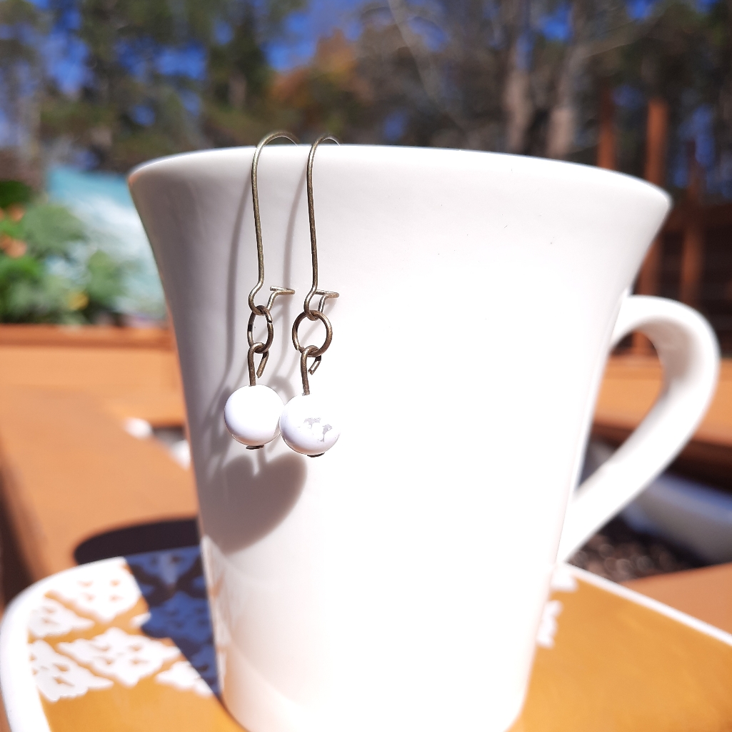 White Howlite Stone Kidney Hook Bronze Tone Earrings 18$